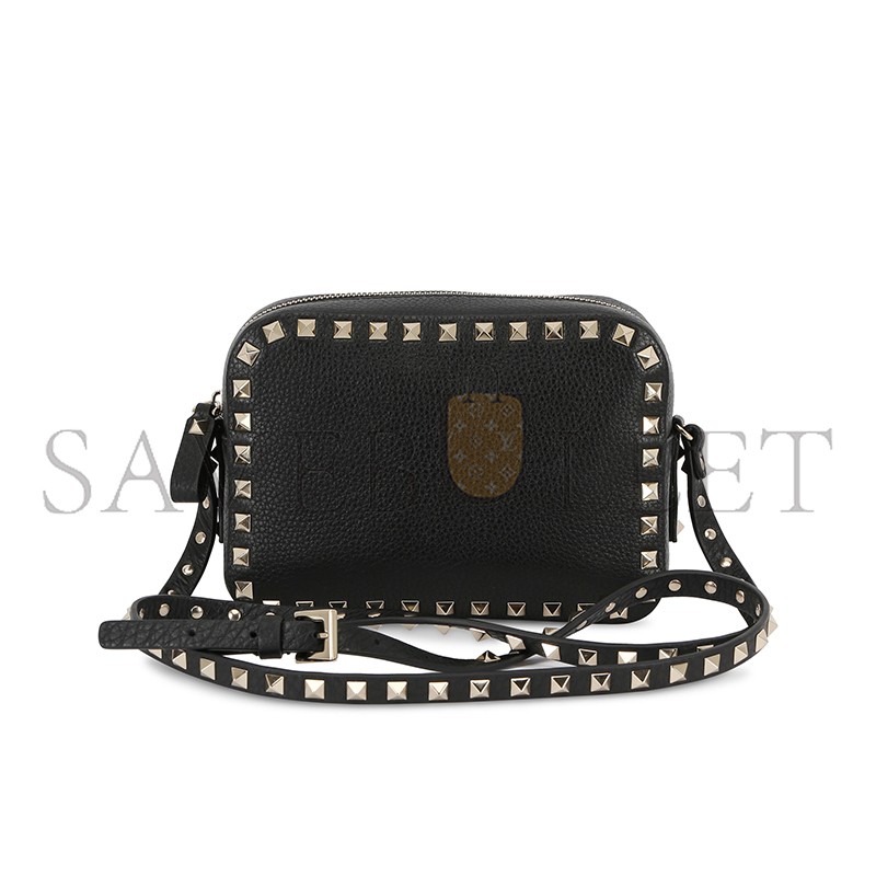 VALENTINO GARAVANI PEBBLED CALFSKIN ROCKSTUD CAMERA CROSSBODY BAG BLACK 168173 (18*13*8cm)